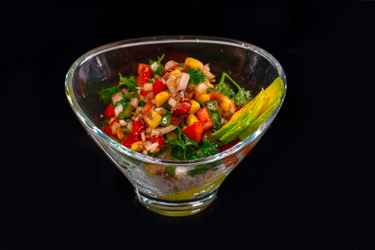 Salade de fonio de la chef Olivia de Souza dans Recettes d'Afrique