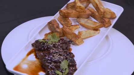 20 - CHEF DEMBAGA - FILET DE CANARD ET FRITES D'IGNAMES.jpg
