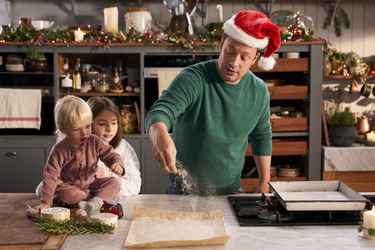 Image - JQEF - Christmas Special 2018 - ©2018 Jamie Oliver Enterprises Ltd 50.jpg