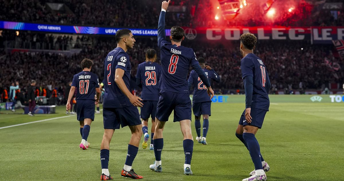 Plateau Argenté Commémoratif - Coupe Des Vainqueurs De Coupe 1996 - PSG Vs FC Vaduz