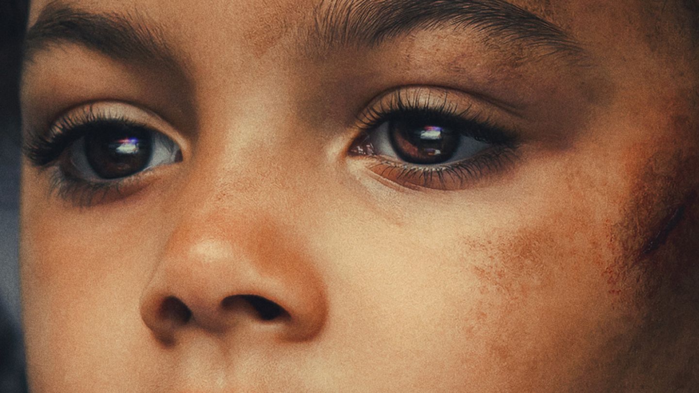 Sous ses yeux