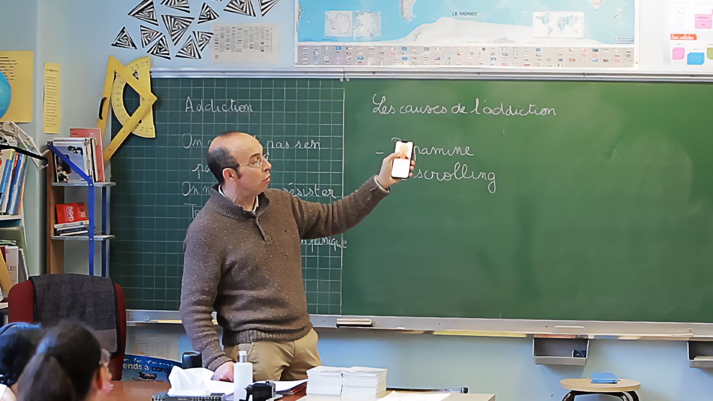 Et si on levait les yeux ? Une classe face aux écrans