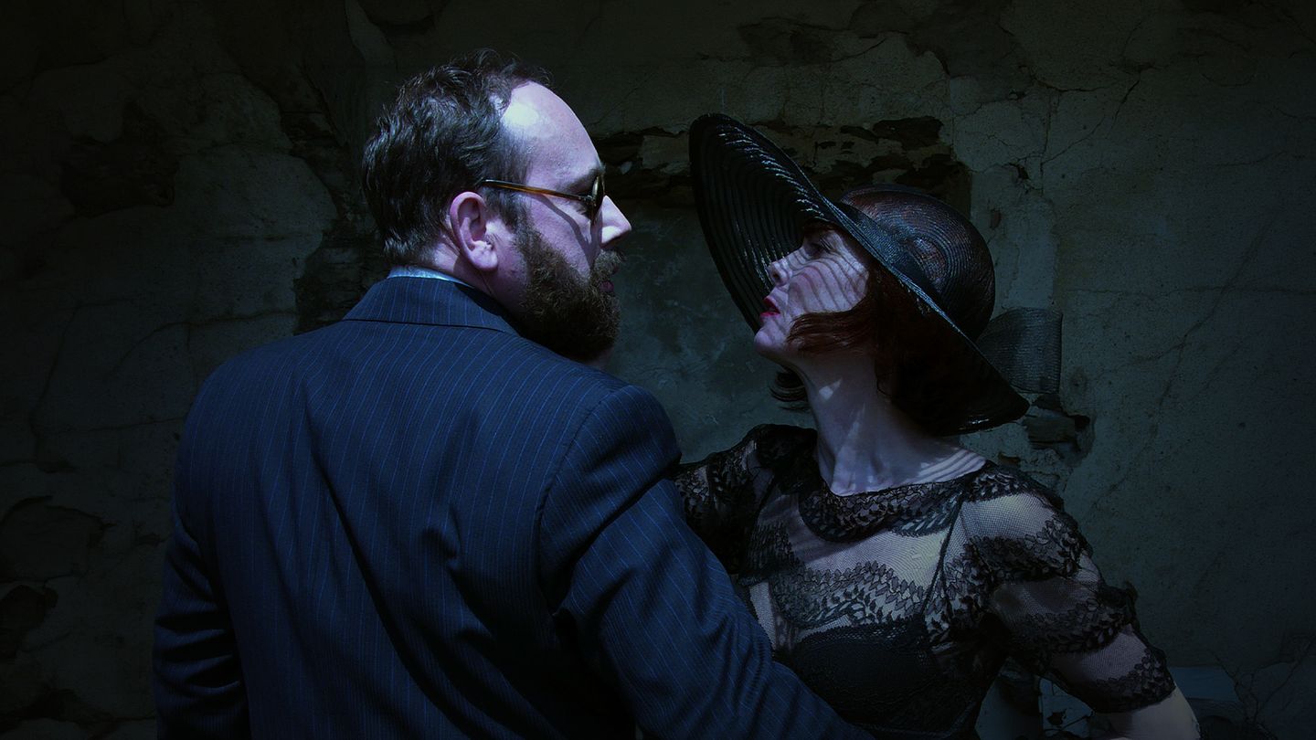 Le parfum de la dame en noir