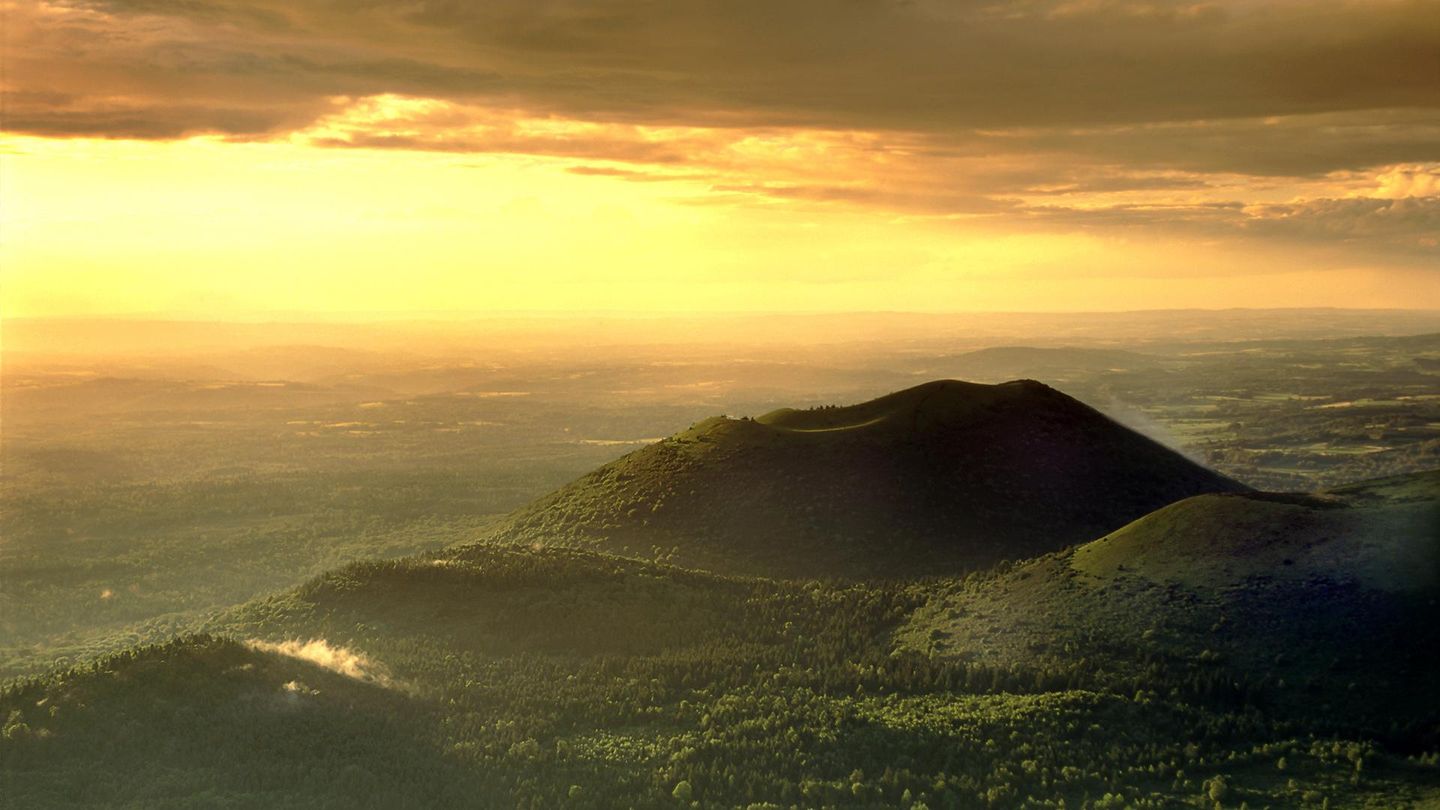Volcans d'Auvergne : vont-ils se réveiller ?