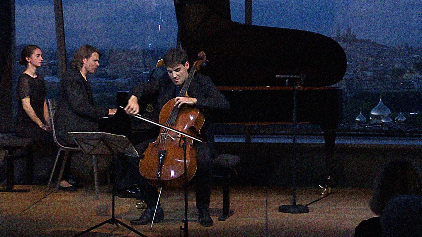 David Fray et Victor Julien-Laferrière à la Tour Eiffel