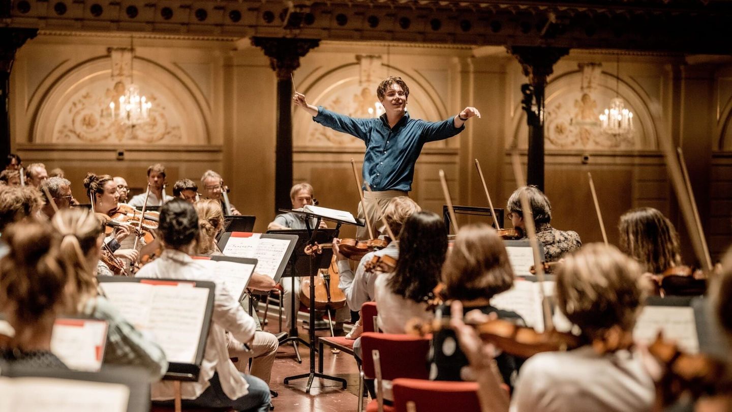 Klaus Mäkela dirige le Concert de Noël au Concertgebouw d'Amsterdam