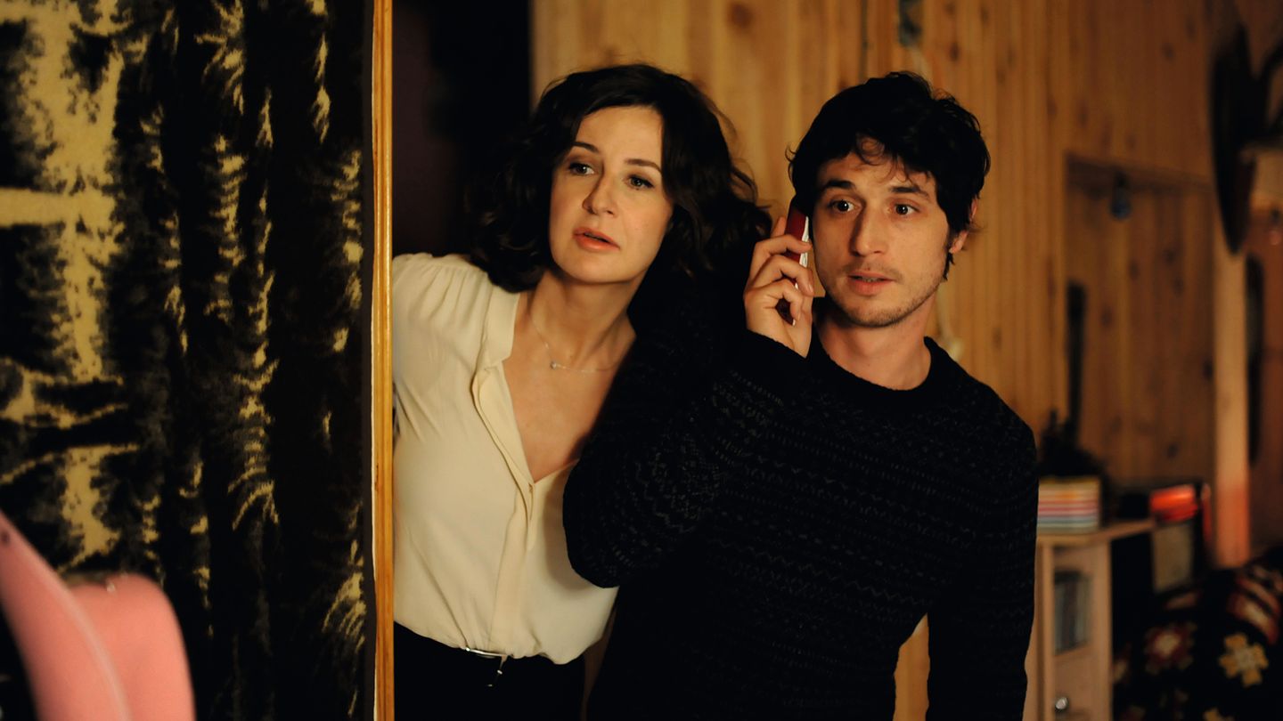 Main dans la main - Trailer