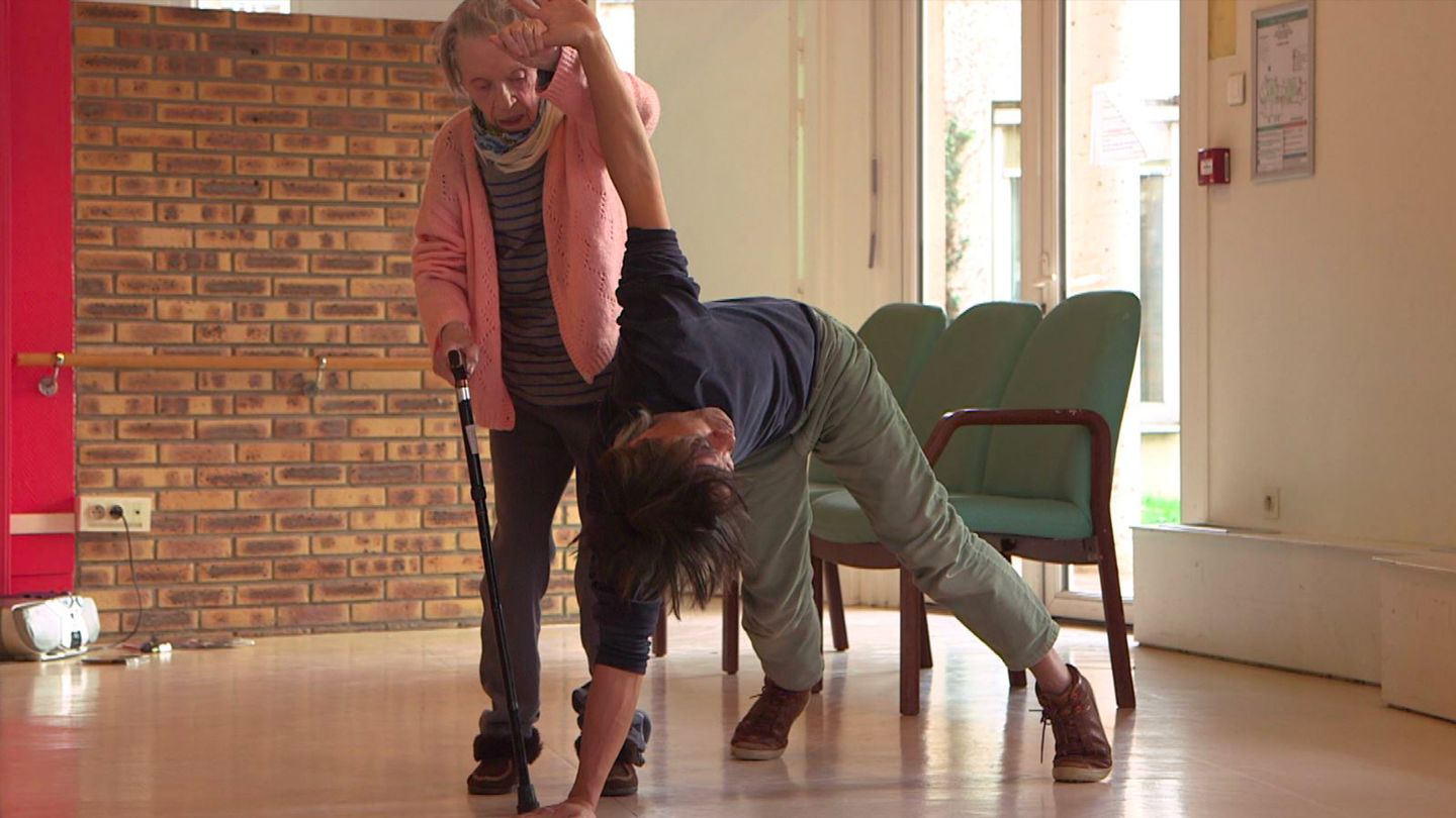 Une jeune fille de 90 ans - Trailer