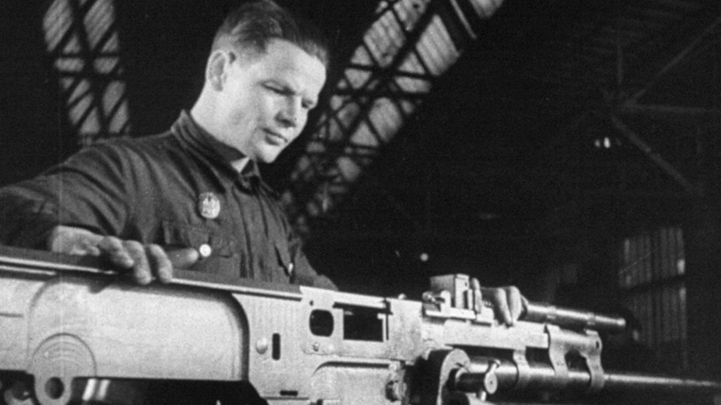 Les usines de Staline face aux armées d'Hitler