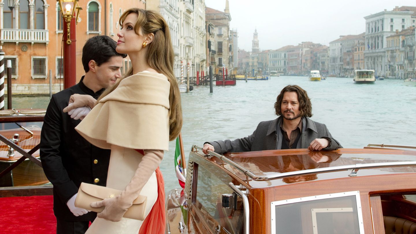 The Tourist - Trailer