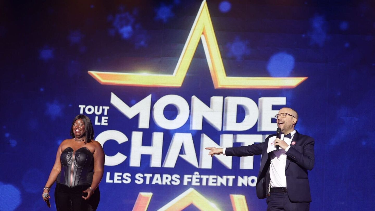 Tout le monde chante : les stars fêtent Noël