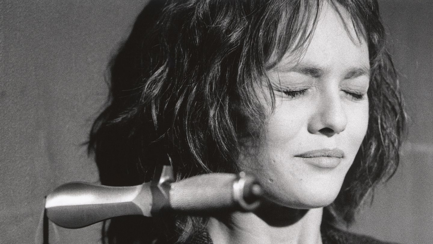 La fille sur le pont