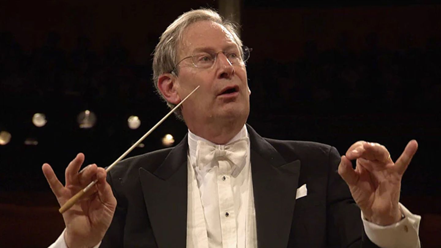 Sir John Eliot Gardiner dirige Dvořák et Mozart