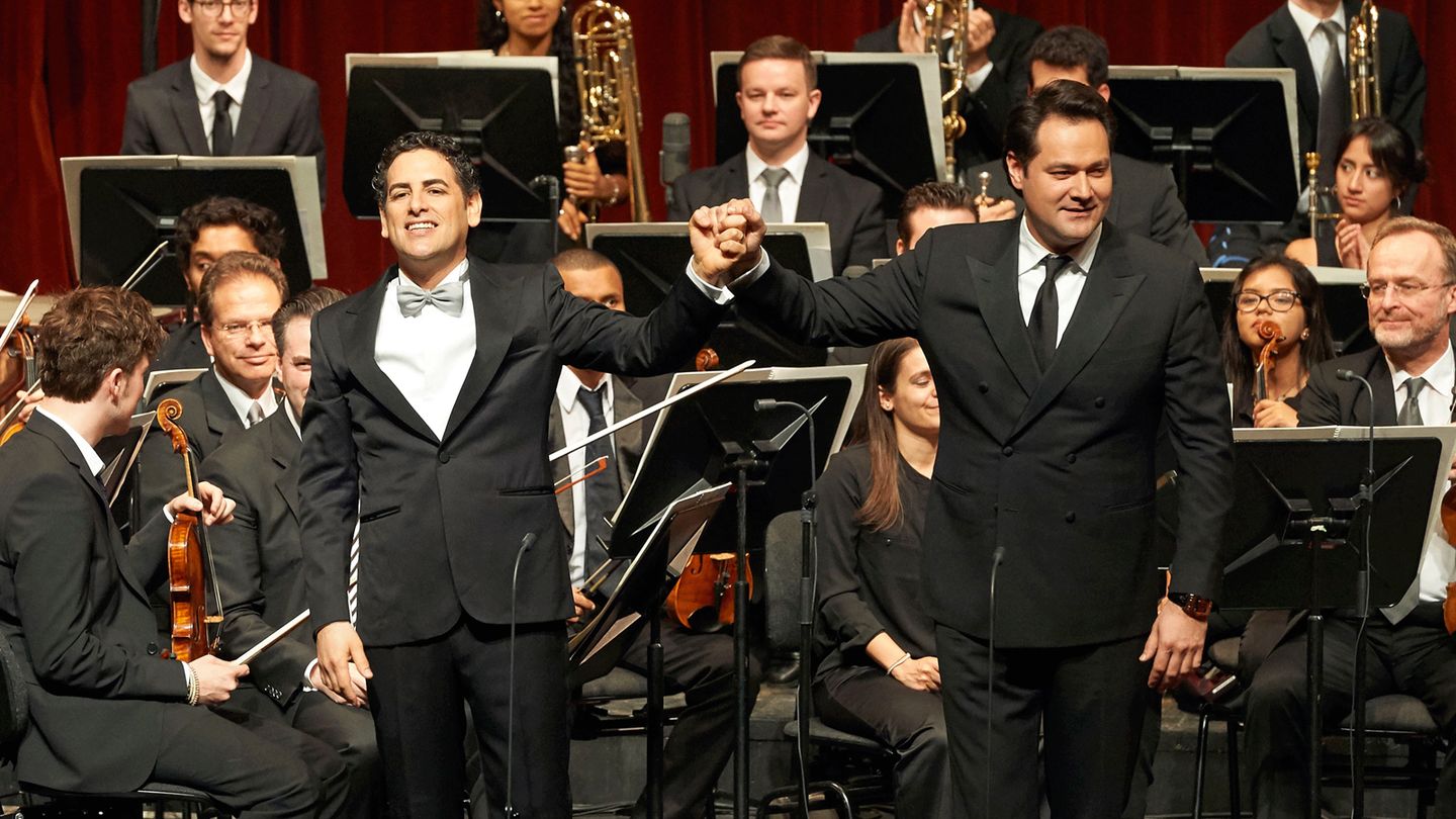 Juan Diego and Friends chantent pour "Sinfonia por el Perú"
