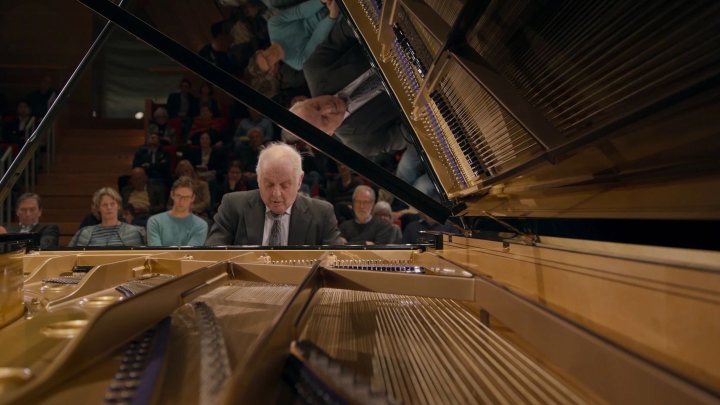 Schubert - Sonates pour piano n°4, 13 et 20 par Daniel Barenboïm