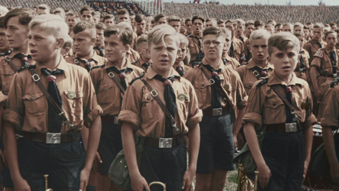 Jeunesses hitlériennes, l'endoctrinement d'une nation