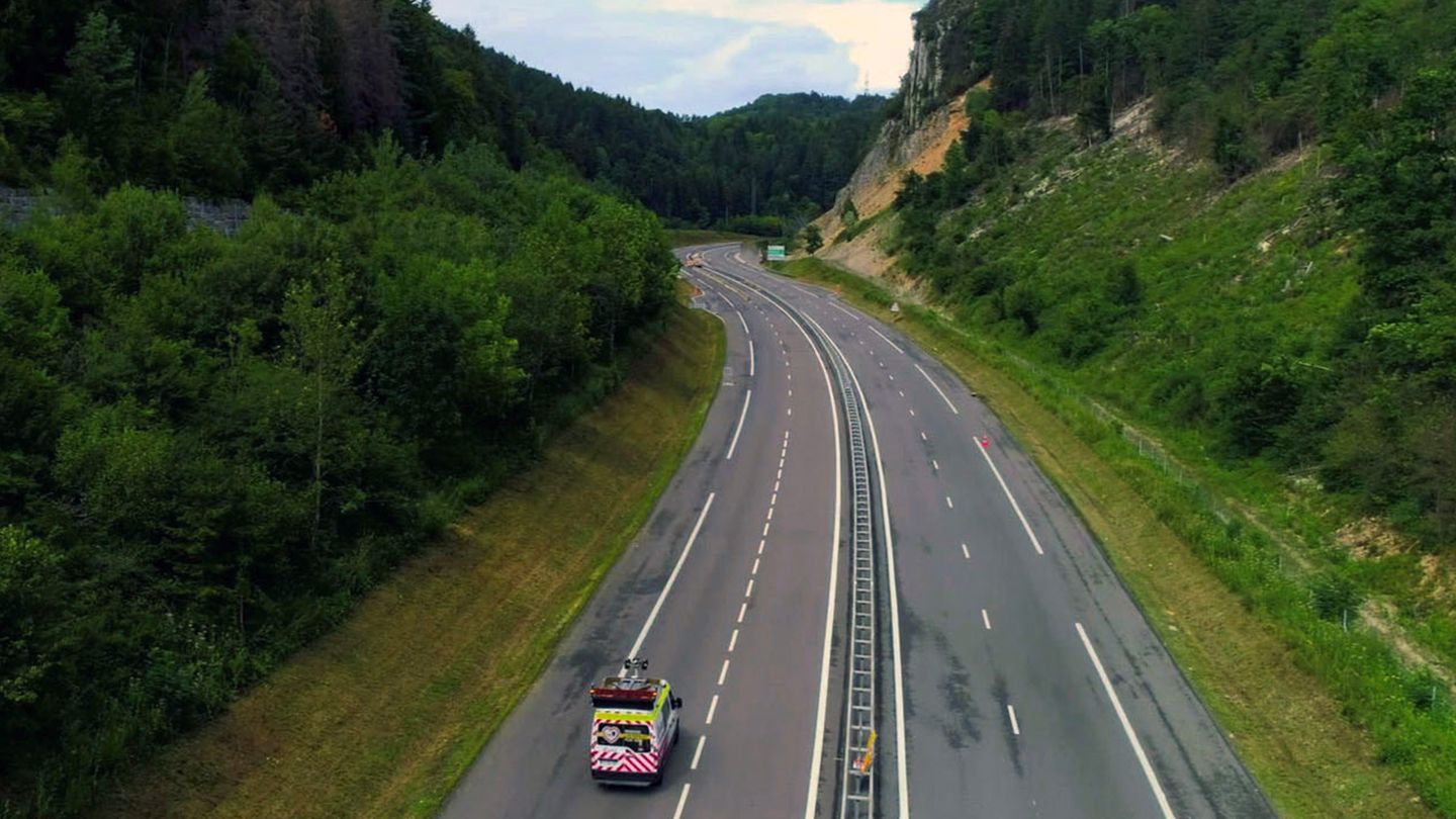 Les hommes de l'autoroute