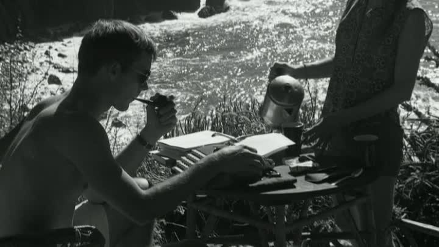 Gonzo : The Life and Work of Dr. Hunter S. Thompson