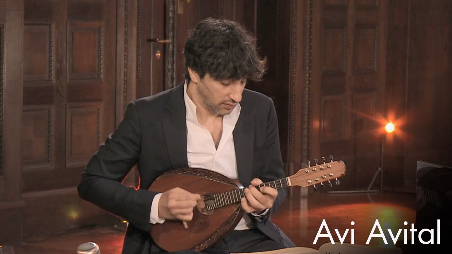 Avi Avital joue Falla, Mozart et Beethoven à la mandoline