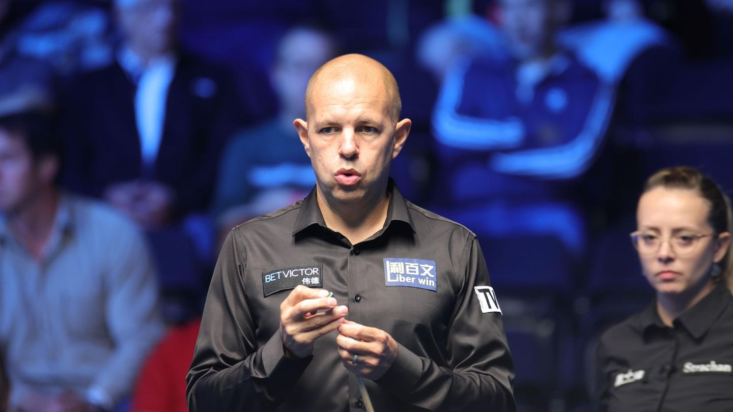 Barry Hawkins - Pang Junxu