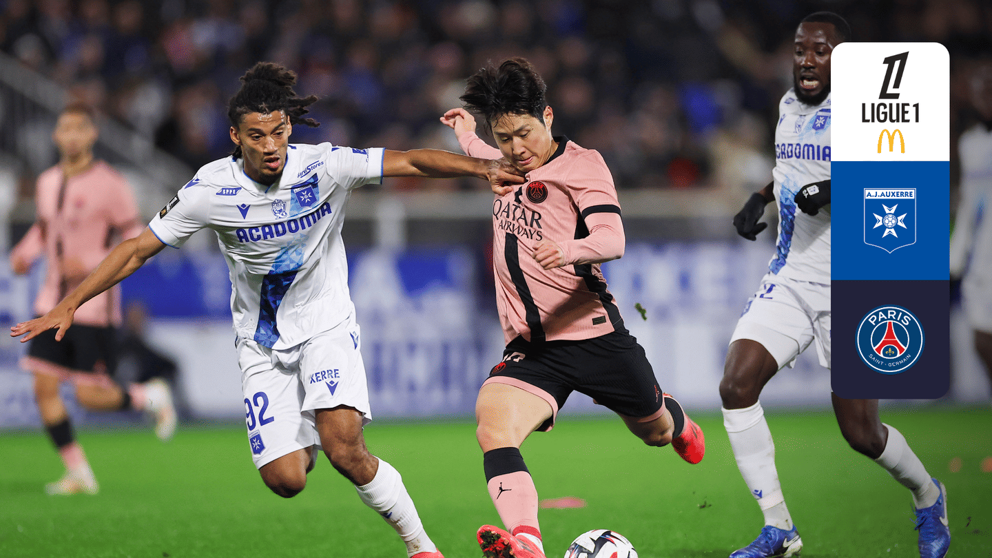 Fanion AJ Auxerre Vs PSG - 1/2 Coupe De La Ligue 2008 - 10x09 Cm