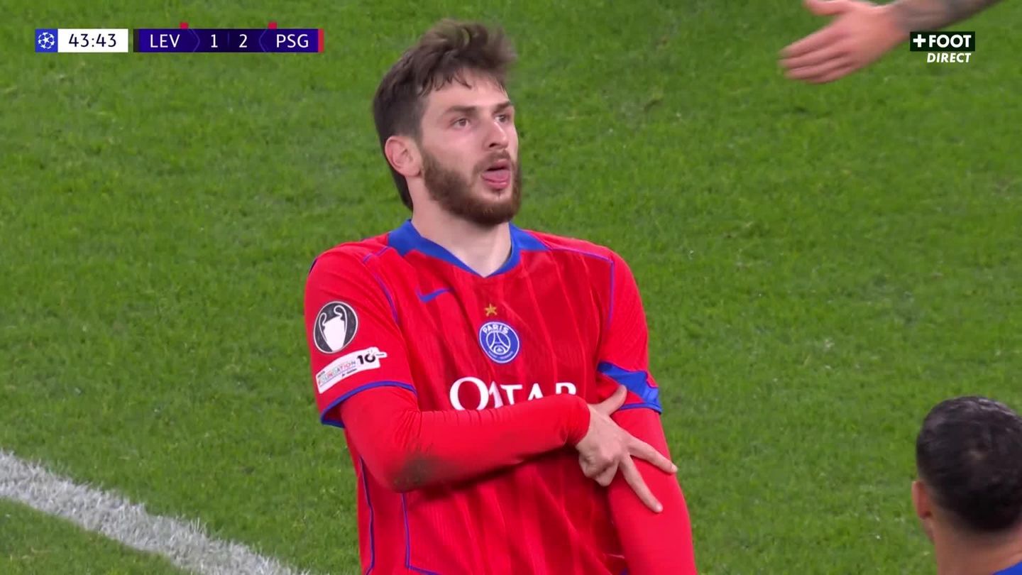 Kvaratskhelia meilleur joueur de la LDC 2025-2026