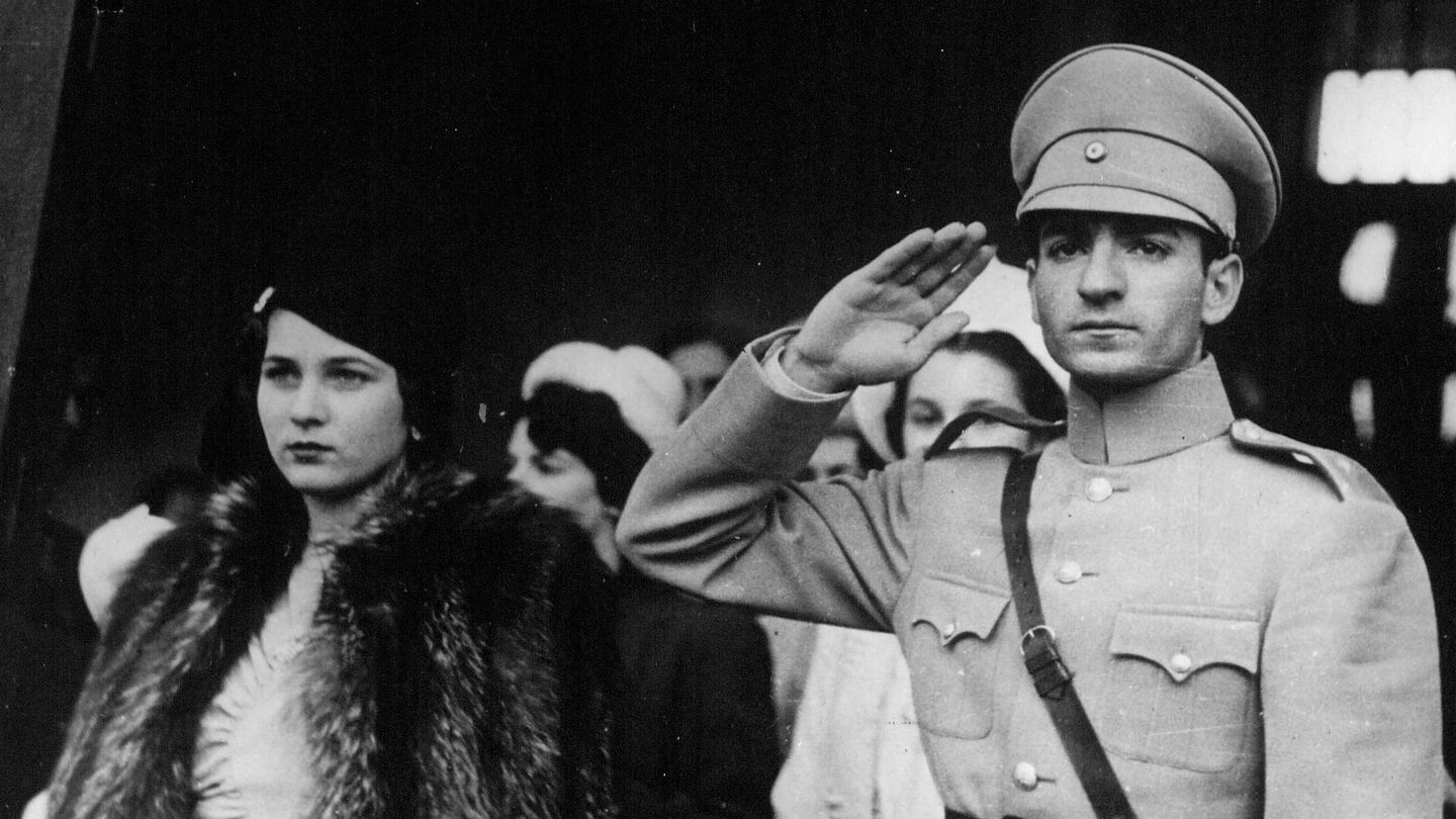 Elizabeth II, les services secrets et le Chah