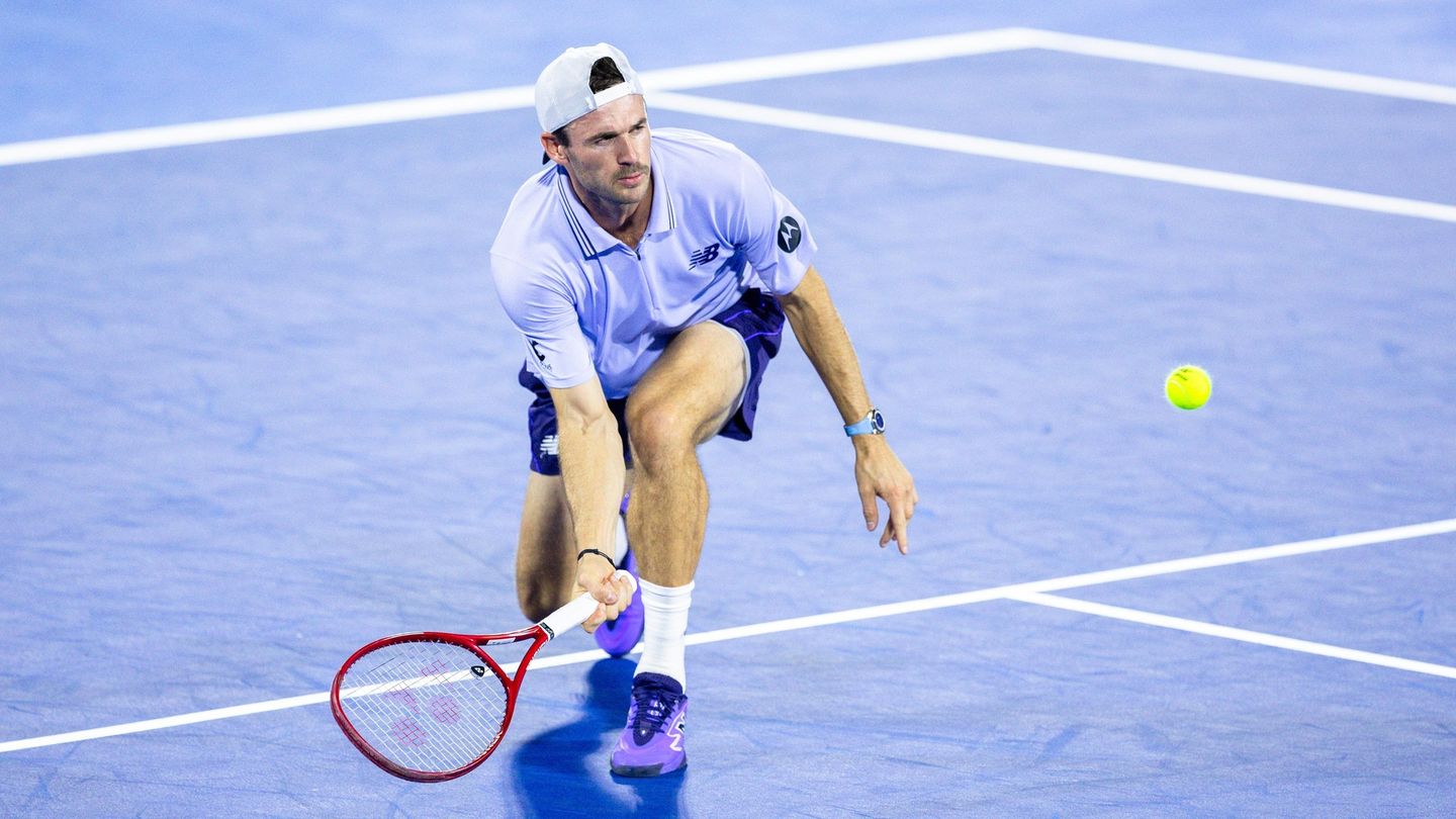 Adam Walton - Tommy Paul