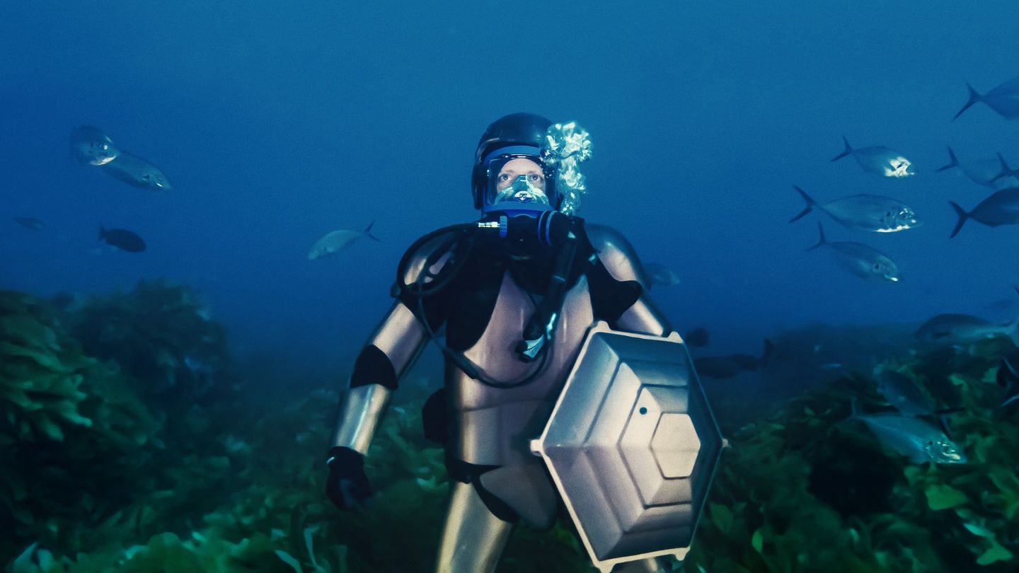 Ghost Diver : invisible parmi les requins