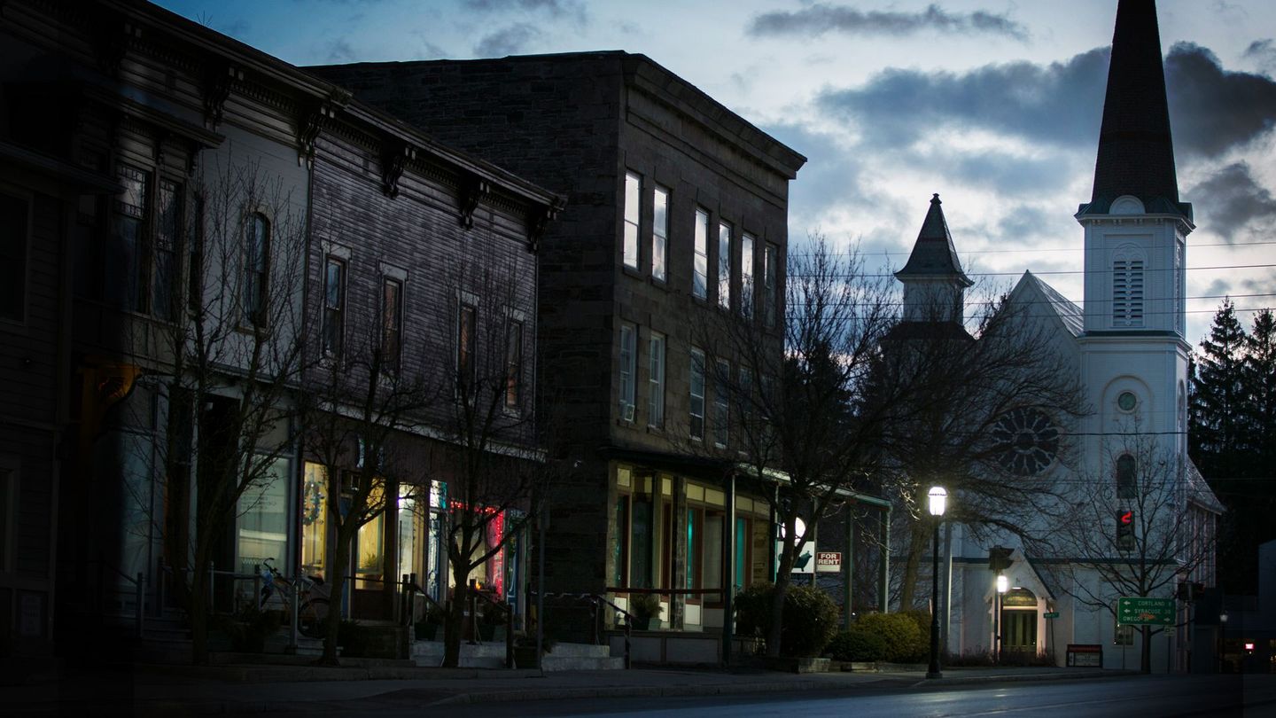 Dryden : le village maudit