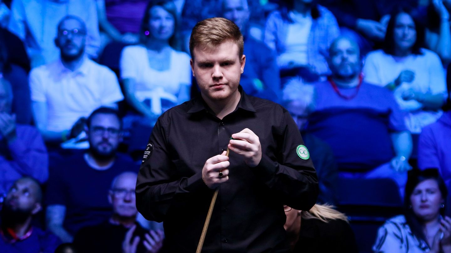 Aaron Hill - Jack Lisowski