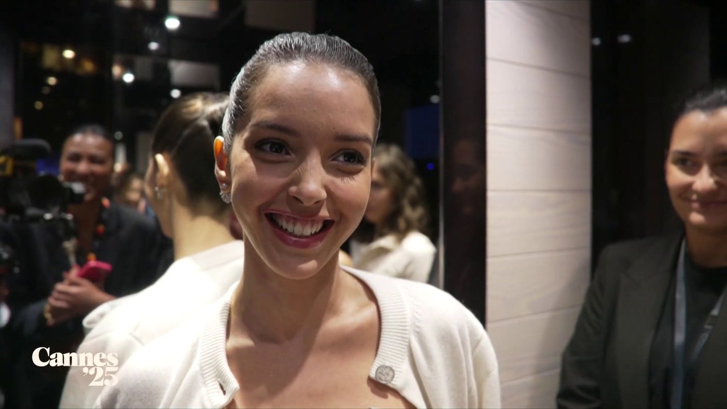 Préparation de Lyna Khoudri avan tles marches de Cannes 2025 pour Les Ailes de la République