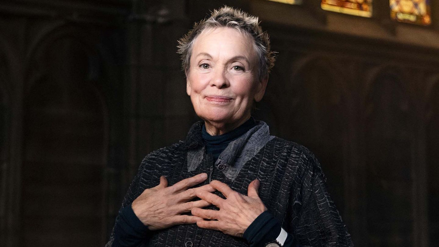 Laurie Anderson - Chapelle Sainte-Jeanne-dArc, Paris