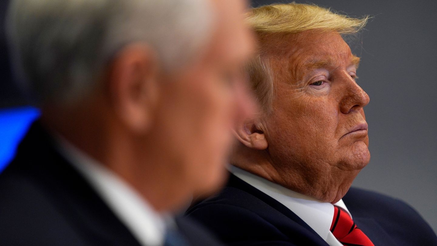 Trump w Białym Domu: upadek