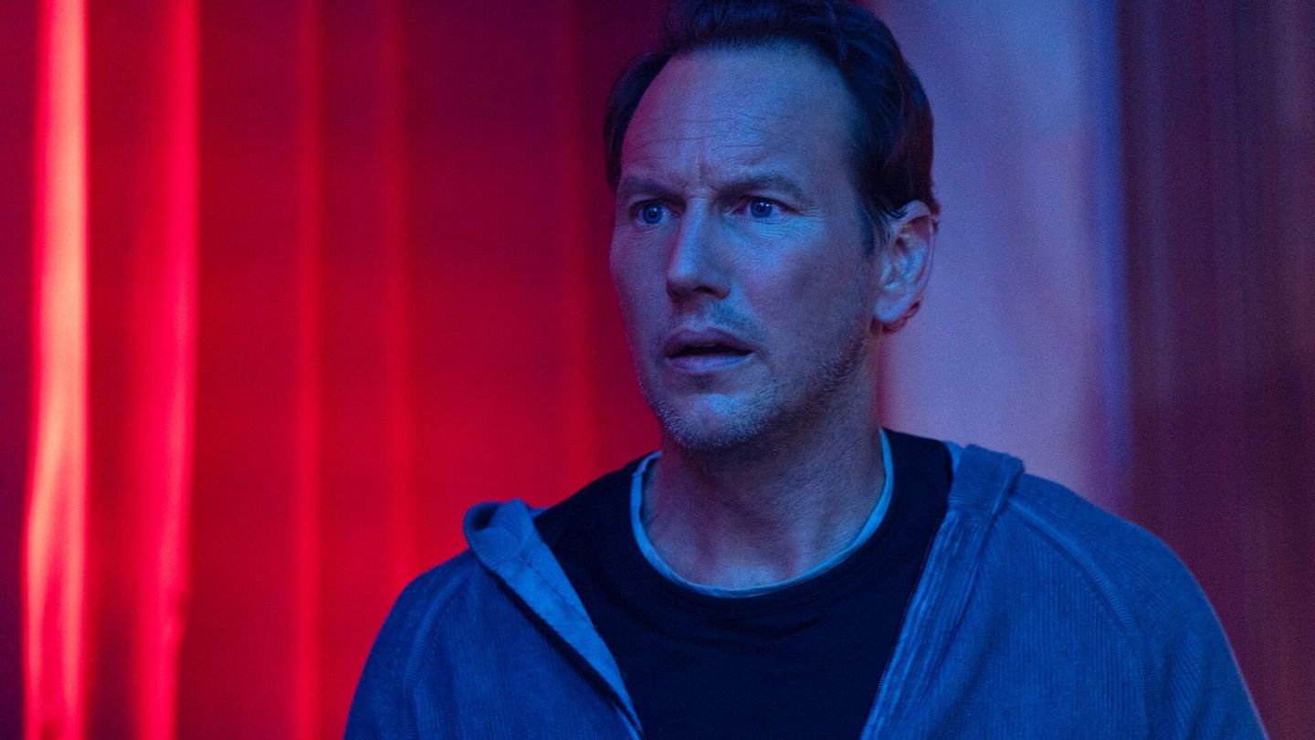 Naznaczony: Czerwone drzwi