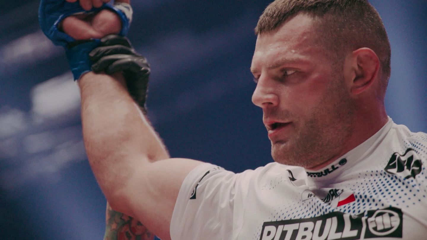 KSW Background: Marcin Wójcik / Souheil Kaouchen / Igor Włodarczyk