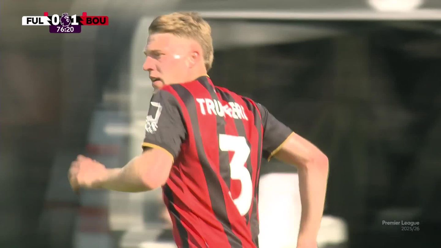 Drybling Rayan Vitor Simplício Rocha przeciwko Fulham (77')