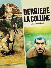 Derrière la colline