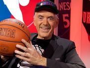 Avec la signature du Champions League, le début de la saison NBA sur Canal+ Afrique et le Hoopcast sur Dailymotion chaque mercredi, je me suis retrouvé un peu trop débordé pour blogger!  Dorénavant le George Basket Blog suivra un rythme diffèrent car je veux coller plus à l'actu tout en faisant des papiers moins longues parce que dans le media sphère moderne il faut faire vite puis passer à autre chose.