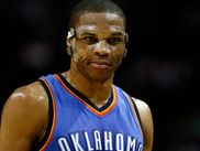 Le co-équipier de Kevin Durant à Oklahoma City, Russell Westbrook vient de réussir son 16eme triple-double de la saison, à un seul des 17 de Magic Johnson, qui détient le record NBA pour une saison dans l'ère moderne, c'est à dire les 30 dernières années.