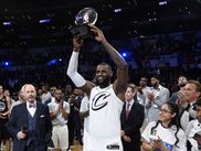 Le NBA All-Star Game a su renaître grâce à Adam Silver, le patron de la ligue, qui a osé révolutionner le concept et surtout aux joueurs qui ont enfin accepté de prendre le match au sérieux!  L'homme du All Star Weekend a été sans aucun doute LeBron James !