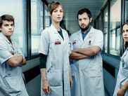Avant d’être cinéaste et de signer un « triptyque médical » avec « Hippocrate » le film en 2014 (et la série bientôt sur CANAL+), « Médecin de campagne » (2016) et « Première année » (2018), Thomas Lilti a été médecin. Son œuvre, nourrie de son expérience personnelle, est-elle vraiment fidèle à la réalité ?