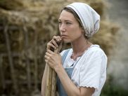 CANAL+ propose une soirée dédiée à la comédienne et jeune réalisatrice, avec la diffusion en exclusivité du dernier film de Xavier Beauvois, LES GARDIENNES, suivi de THOMAS, un format court réalisé par Laura Smet et récompensé par le Prix du meilleur court métrage au Chelsea Film Festival 2018.