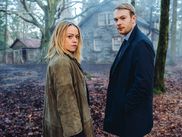 Aussi réputé que le rock anglais, le savoir-faire britannique en matière de série policière n’est plus à prouver. Avec HIDDEN les showrunners Mark Andrew et Ed Talfan ajoutent une nouvelle pierre à l’édifice, voire même un nouveau joyau à la couronne.  A retrouver tous les lundis depuis le 3/12 à 21H sur POLAR+, et en intégralité sur myCANAL.