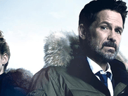 Cardinal revient le 5 août pour une saison 3, toujours avec Billy Campbell et Karine Vanasse dans les rôles principaux. Voici tout ce qu’il faut savoir sur ces nouveaux épisodes.