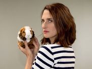 Bonne nouvelle : l'excellente série britannique « Fleabag » va faire l’objet d’une adaptation française intitulée Mouche, avec Camille Cottin dans le rôle principal...