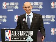Le grand patron de la NBA, Adam Silver, a fini par rejoindre la majorité des observateurs de la NBA en considerant que le All-Star Game est devenu ininteressant.  C'est les joueurs qui ont tué le ASG en refusant de defendre sauf dans les 5 dernieres minutes du match.  Silver a carrément dit que le changement de formule depuis deux saisons ne represente que "des boucles d'oreille sur un cochon"!  Il pense à créer une coupe comme dans le foot pour remplacer le ASG et je suis la pour lui proposer la solution.