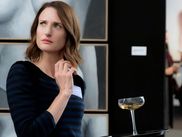 C’est la réalisatrice Jeanne Herry qui se charge de transformer la série culte anglaise Fleabag en Mouche, à découvrir bientôt sur CANAL+. Et ça promet…