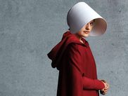 La saison 3 de The Handmaid’s Tale continue d’être diffusée en direct des US sur OCS disponible avec CANAL+ et la chance de June ne semble pas sur le point de tourner, malheureusement. Retour sur les pires moments de poisse de l’héroïne depuis le début de la série.