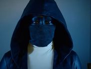 Watchmen est désormais sur OCS, disponible avec CANAL+. La série se déroule dans une réalité contemporaine alternative aux États-Unis, dans laquelle des miliciens masqués ont été mis hors la loi pour leurs méthodes violentes. Mais certains se rassemblent alors pour entamer une révolution, tandis que d'autres vont tout faire pour les arrêter... Voici 5 bonnes raisons d’être au rendez-vous.